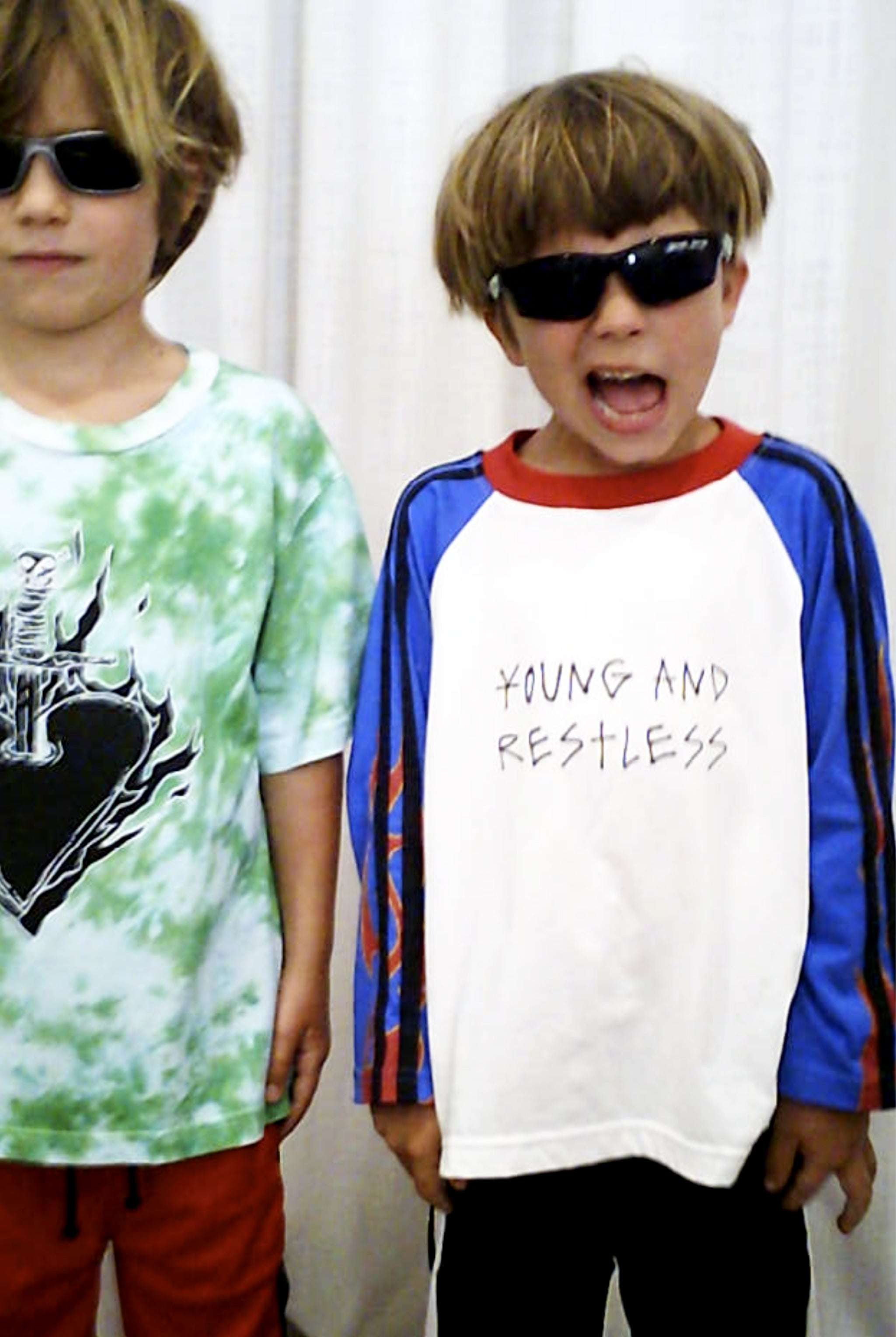 BURN OUT TEE / WHITE - youngandrestlesskids 