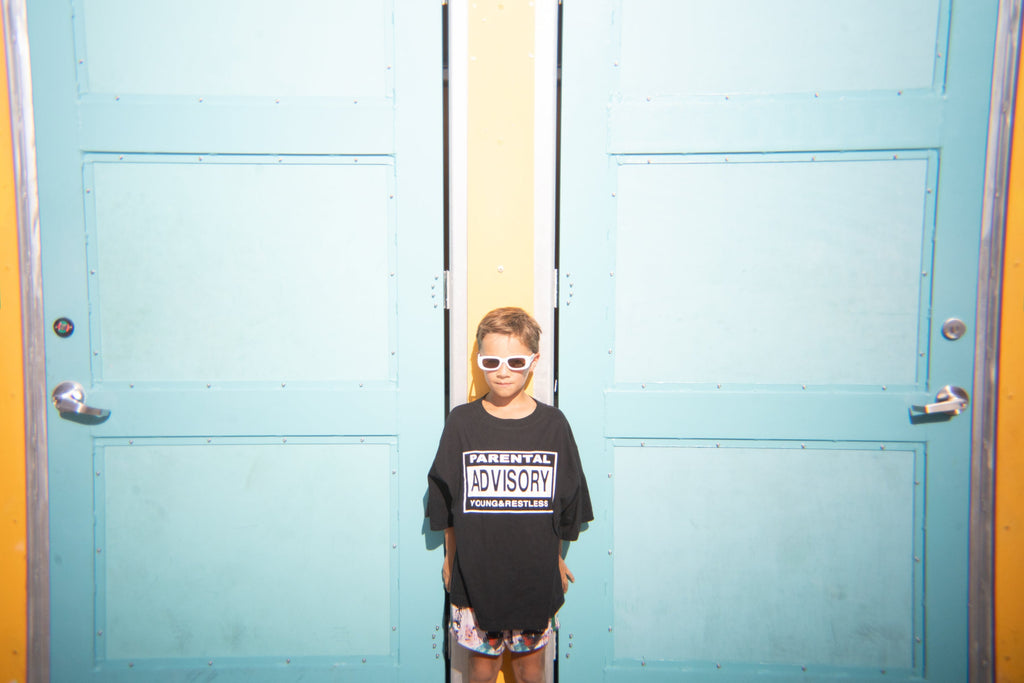 PARENTAL TEE / BLACK