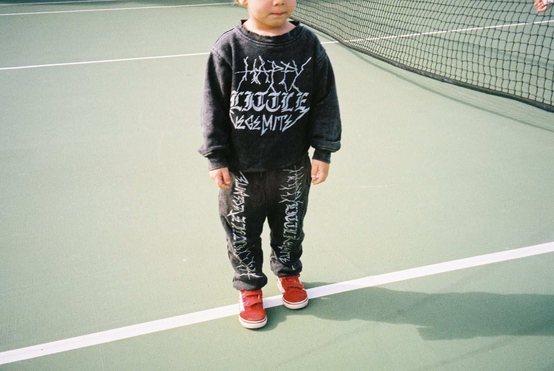 HAPPY SWEATSHIRT / WASHED BLACK - youngandrestlesskids 