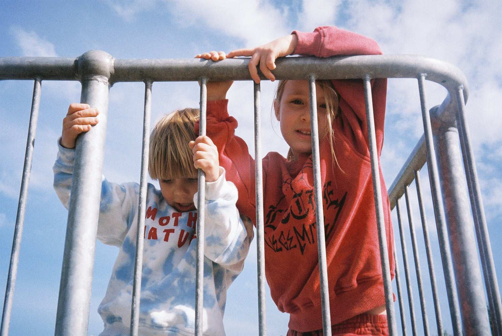 HAPPY SWEATSHIRT / WASHED RED - youngandrestlesskids 
