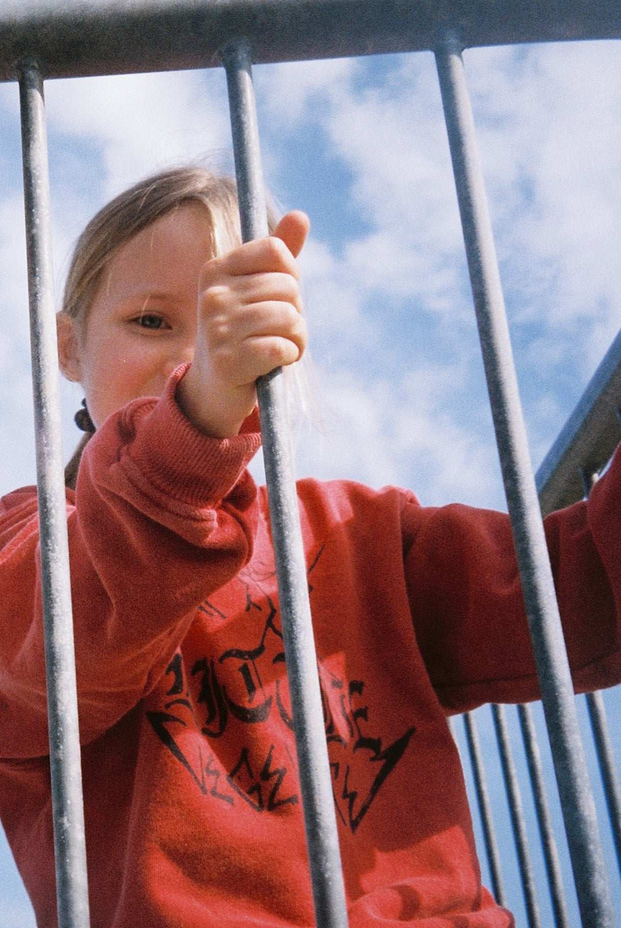 HAPPY SWEATSHIRT / WASHED RED - youngandrestlesskids 