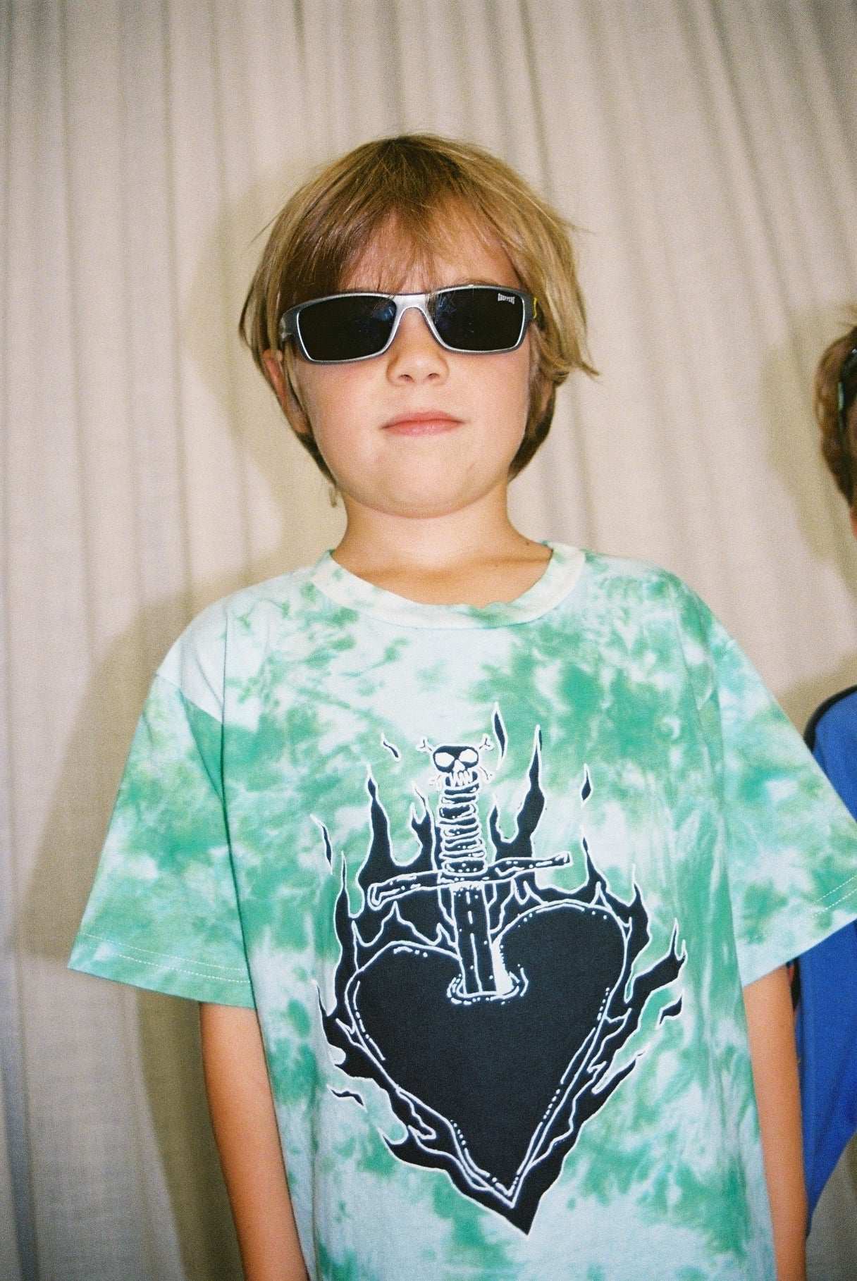 HEART SHAPED BOX TEE / SLIME DYE - youngandrestlesskids 