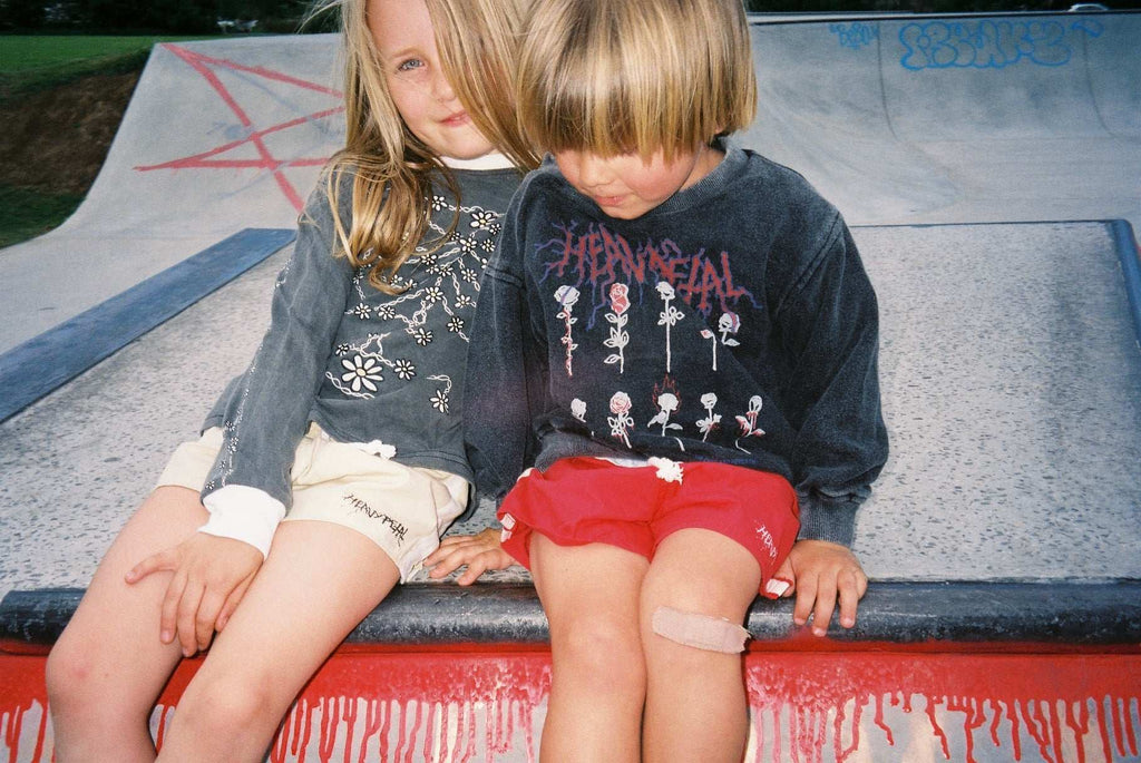 HEAVY PETAL SWEATER / WASHED BLACK - youngandrestlesskids 