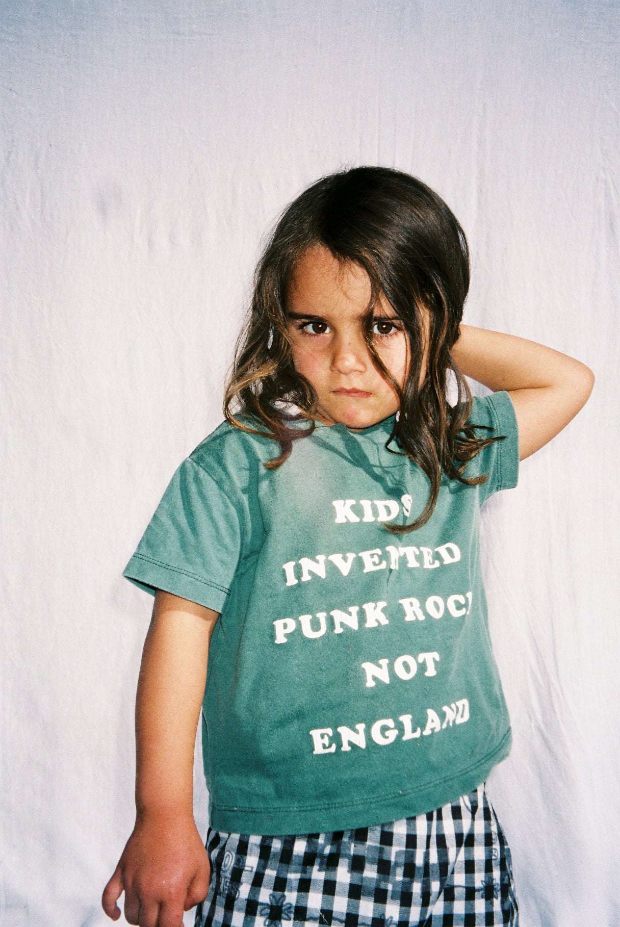 KIDS TEE / WASHED FOREST GREEN - youngandrestlesskids 