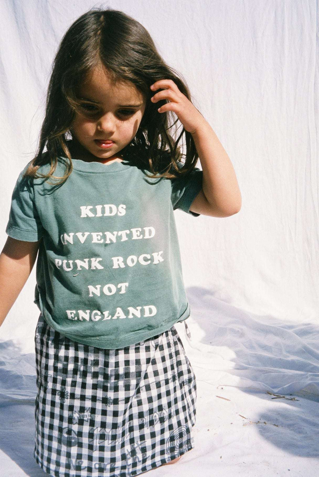 KIDS TEE / WASHED FOREST GREEN - youngandrestlesskids 