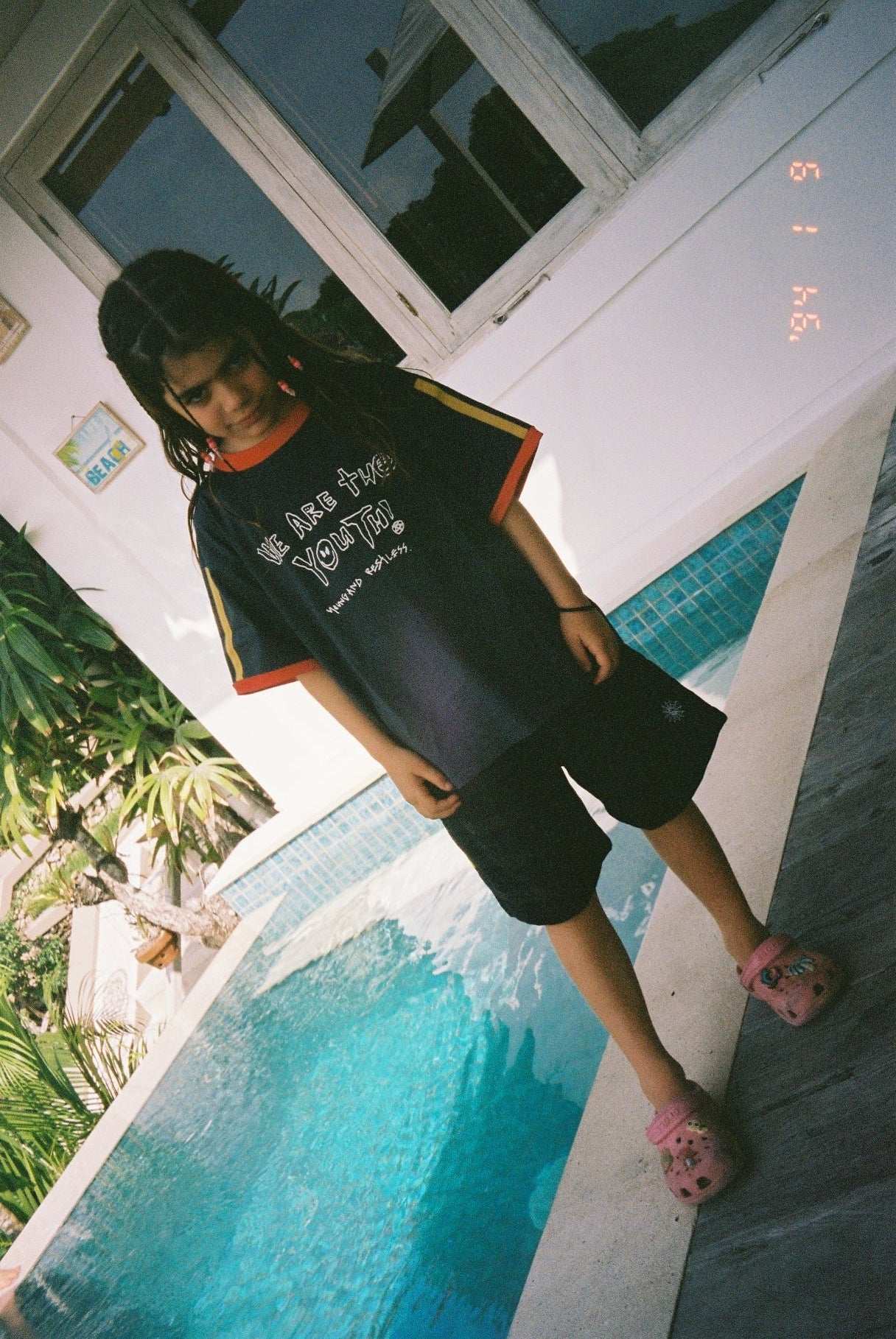LINE UP TEE / NAVY - youngandrestlesskids 