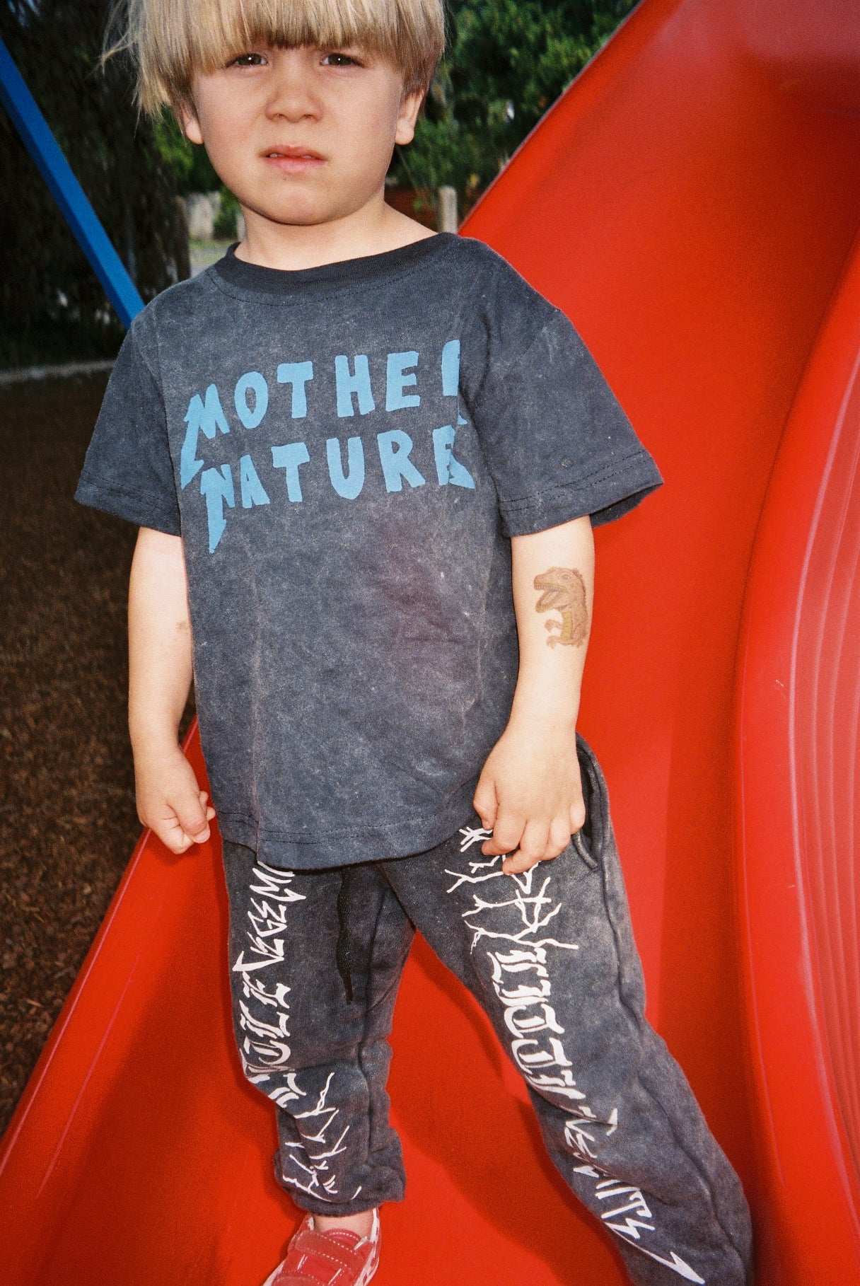 MOTHER NATURE TEE / WASHED BLACK - youngandrestlesskids 