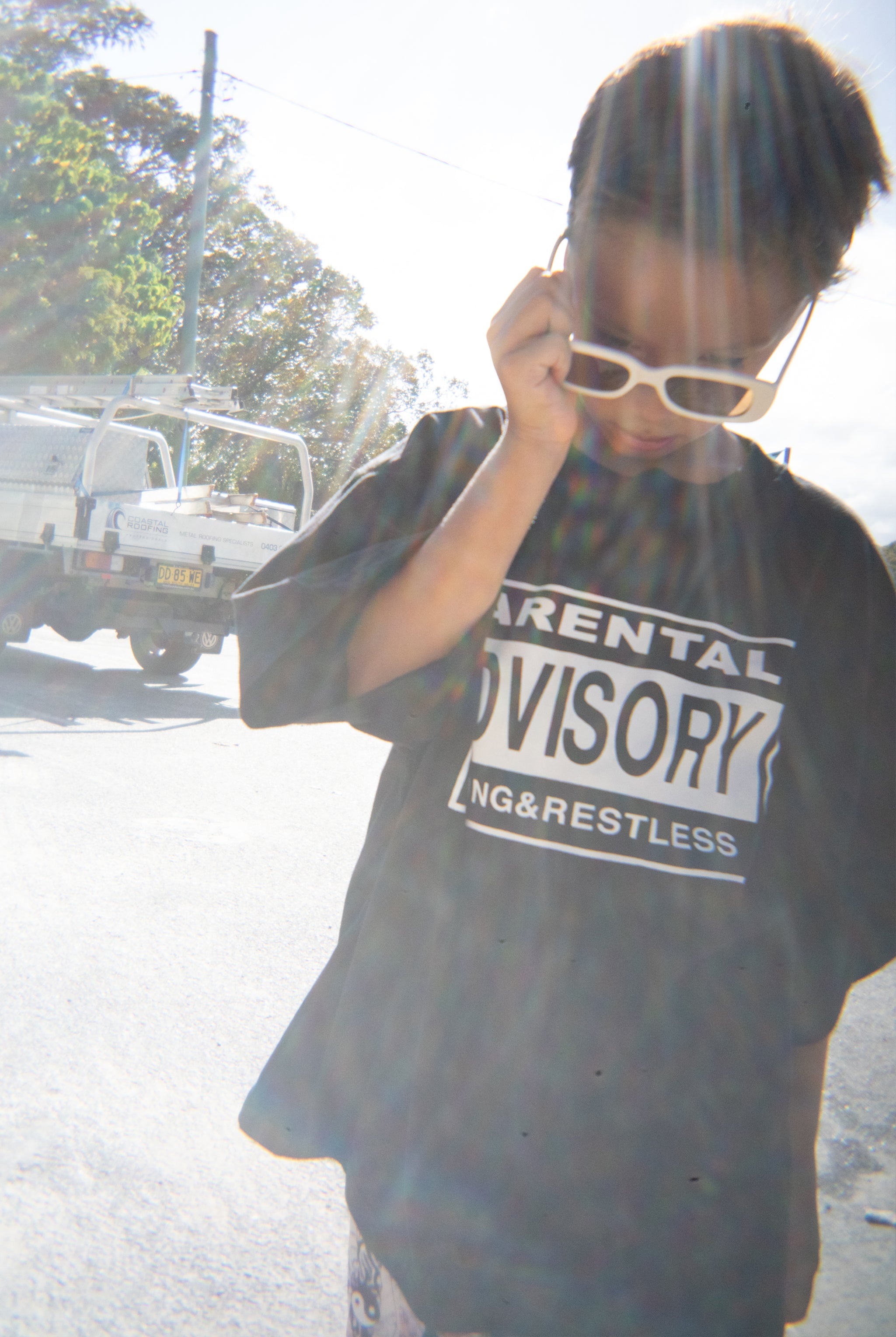 PARENTAL TEE / BLACK