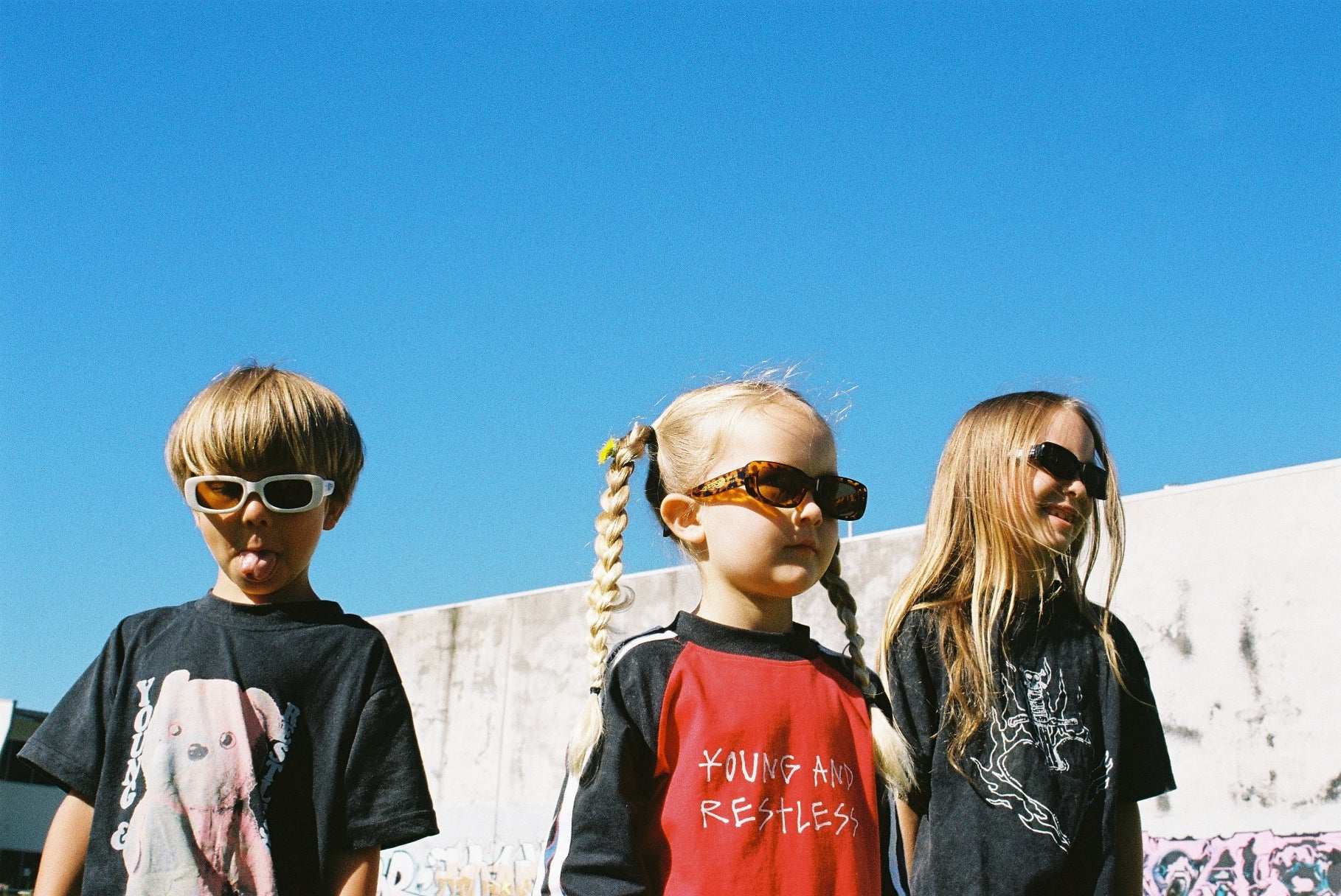 SONIC TEE / WASHED BLACK - youngandrestlesskids 