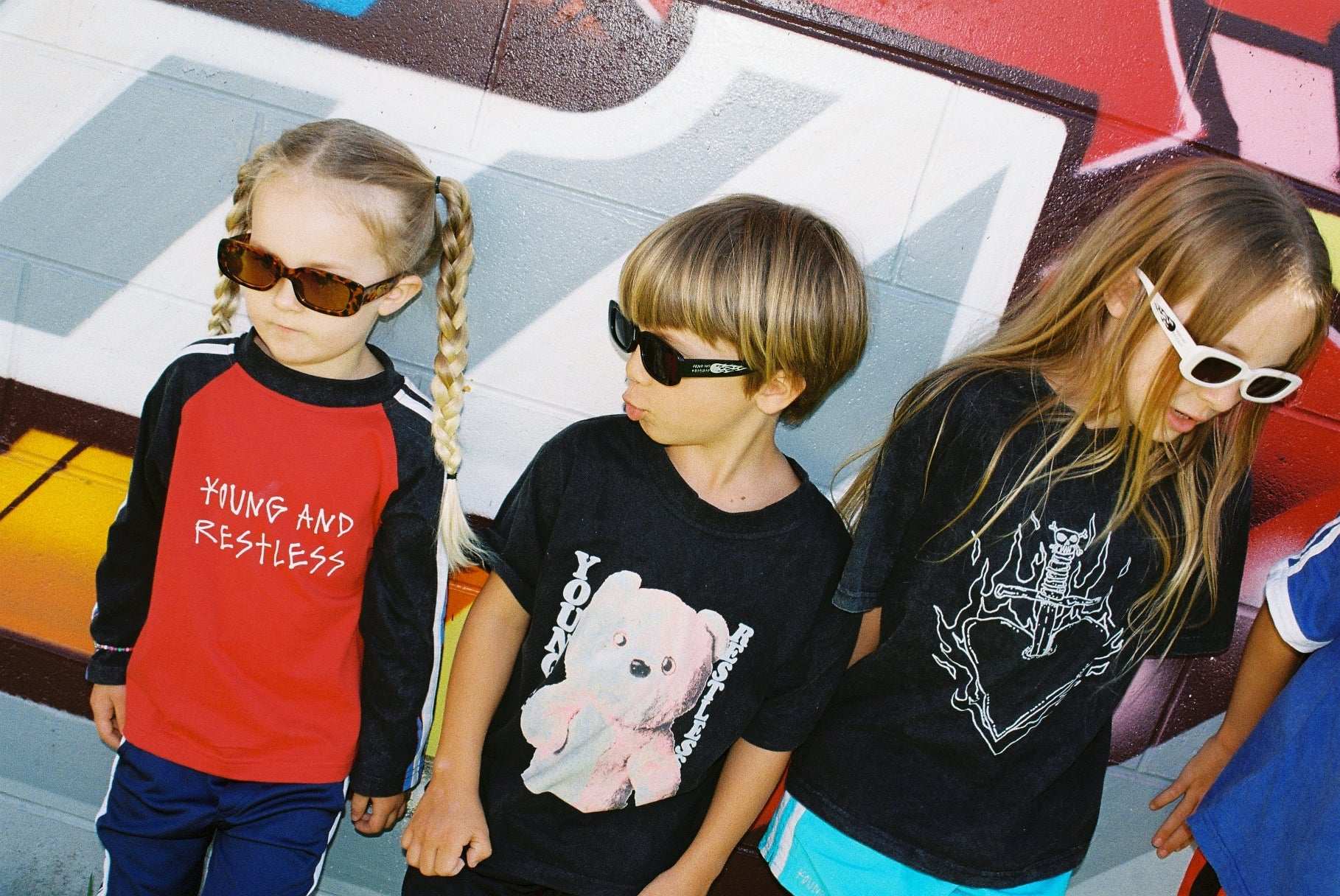 SONIC TEE / WASHED BLACK - youngandrestlesskids 