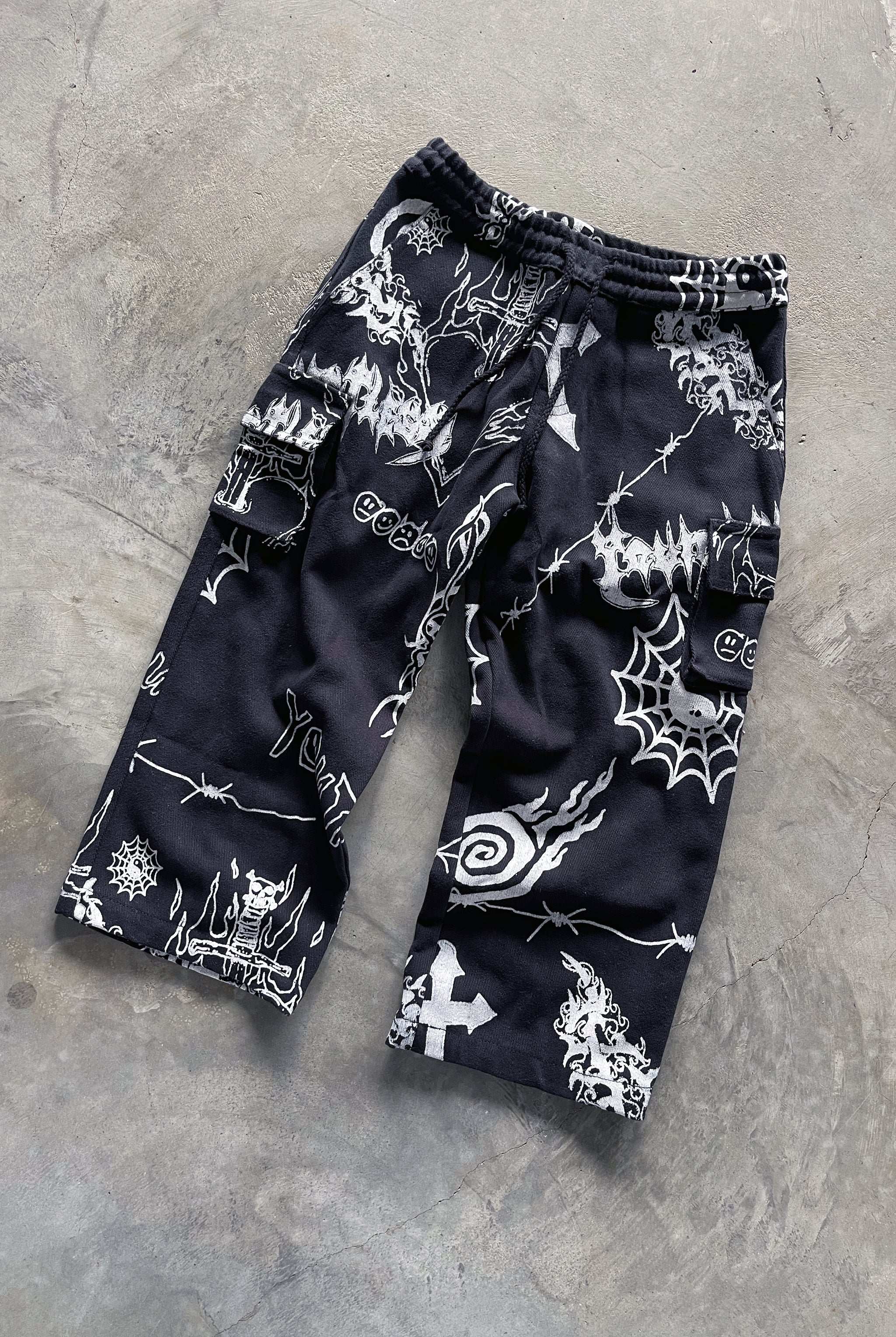 TATTOO CARGO / BLACK - youngandrestlesskids 