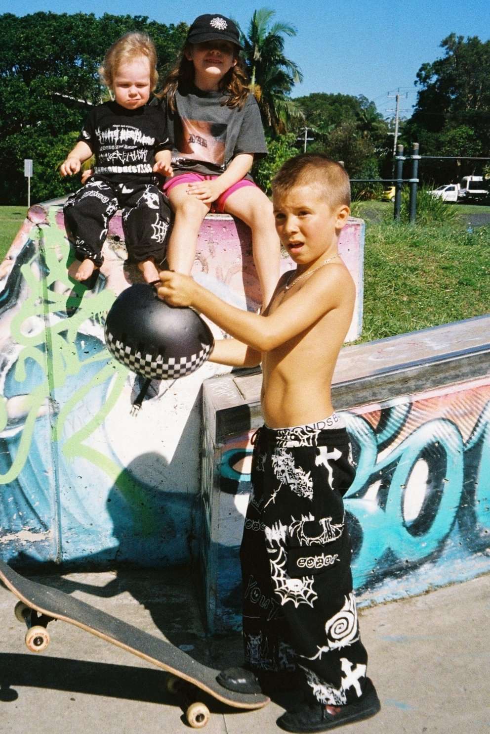 TATTOO CARGO / BLACK - youngandrestlesskids 