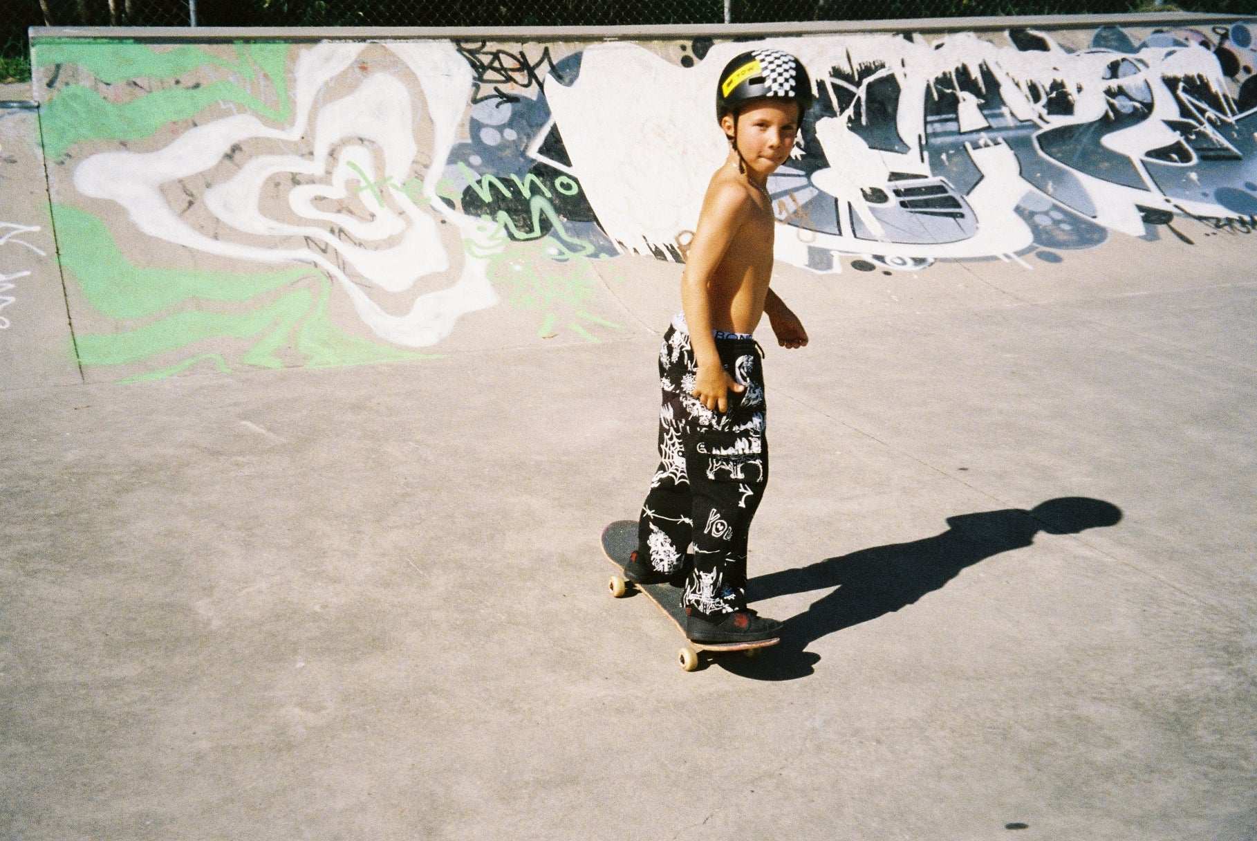 TATTOO CARGO / BLACK - youngandrestlesskids 