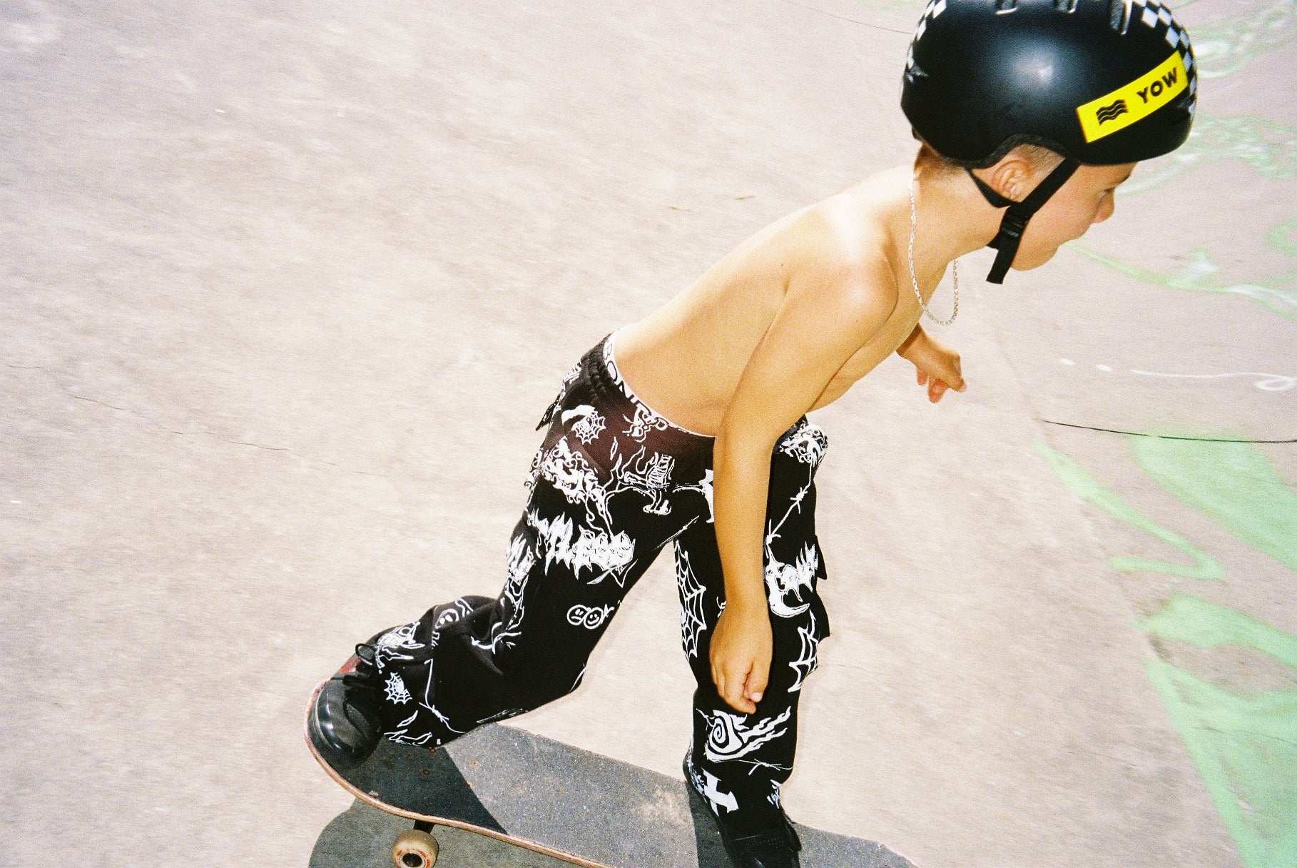 TATTOO CARGO / BLACK - youngandrestlesskids 