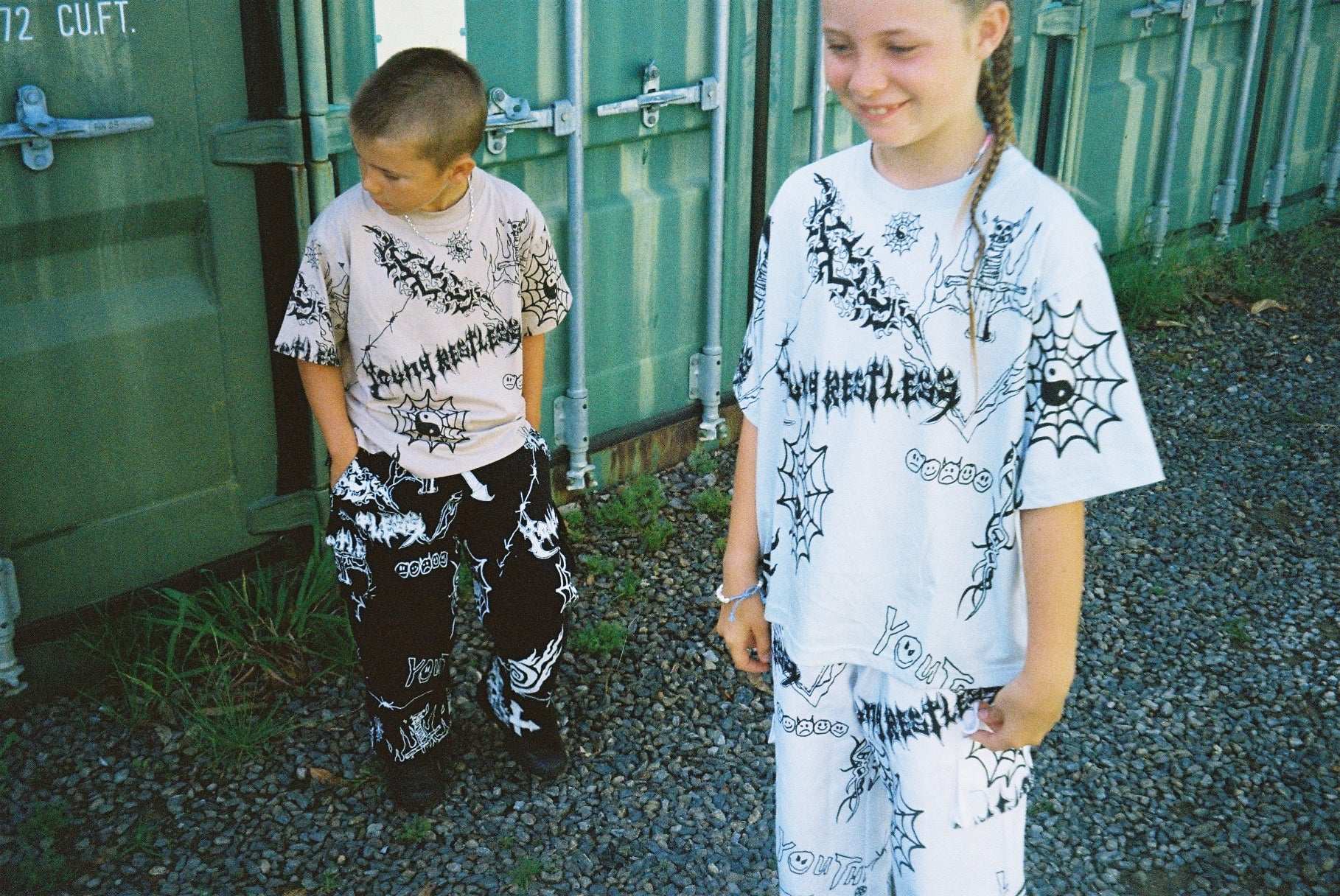 TATTOO TEE / TAN - youngandrestlesskids 