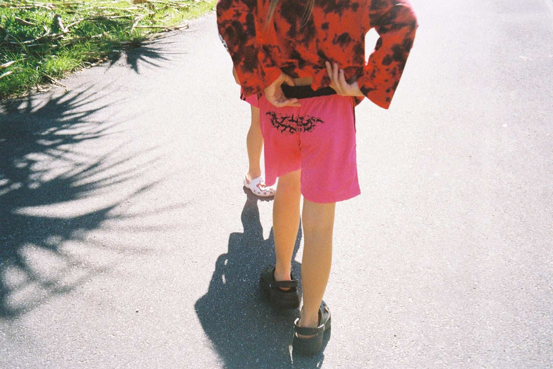 TRIBE SHORTS / PINK - youngandrestlesskids 