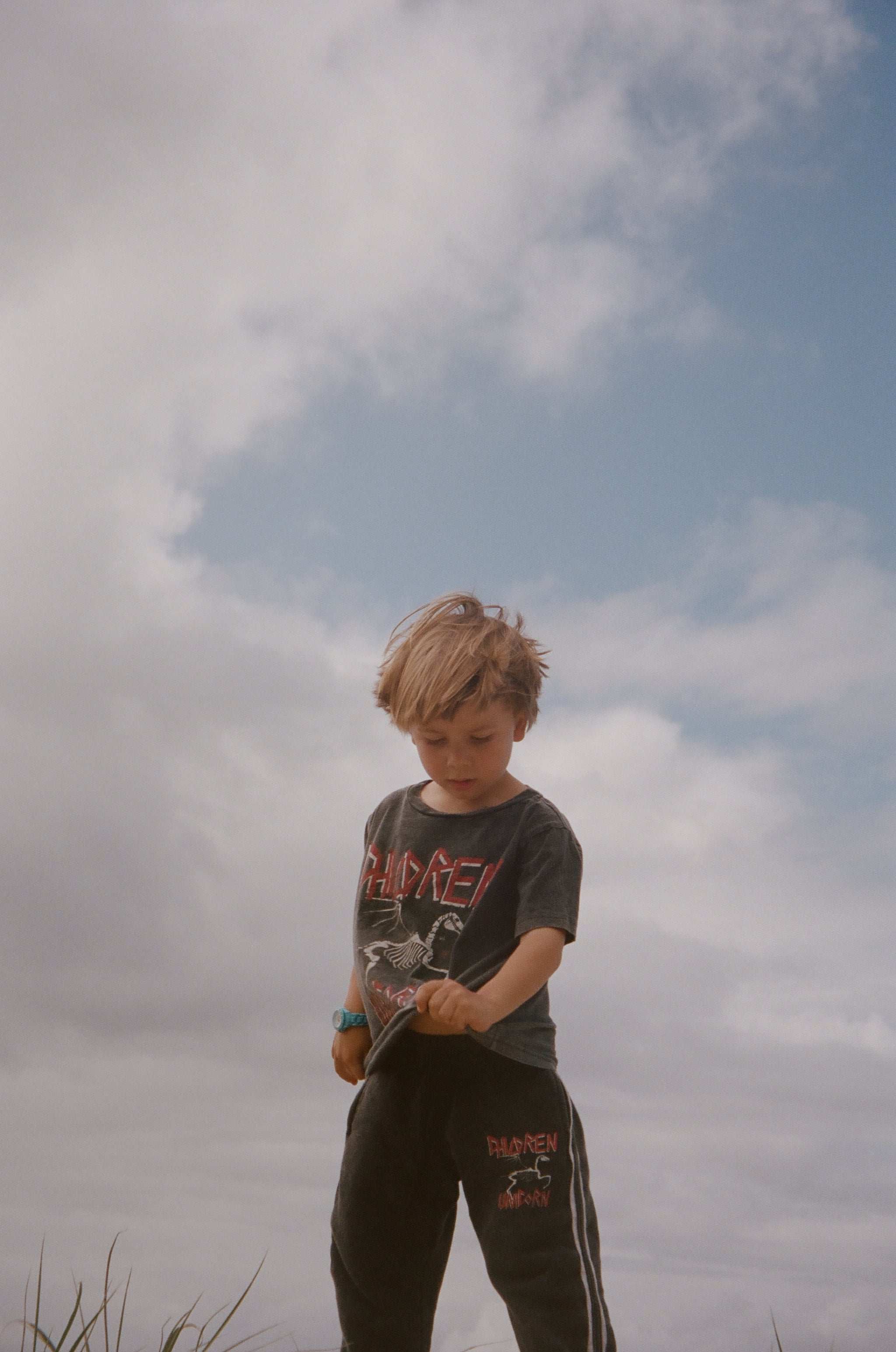 UNICORN TEE / WASHED BLACK - youngandrestlesskids 